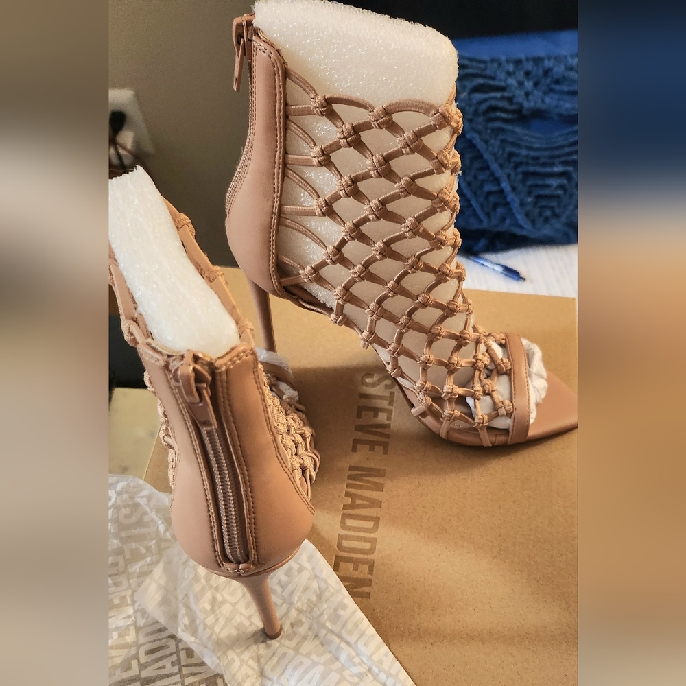 Steve Madden Women's Tan Stilettos 5.5 NWB - Picture 8 of 8
